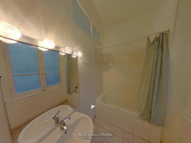 F3 82.21m² Rue Sergent Blandan 69001 LYON
