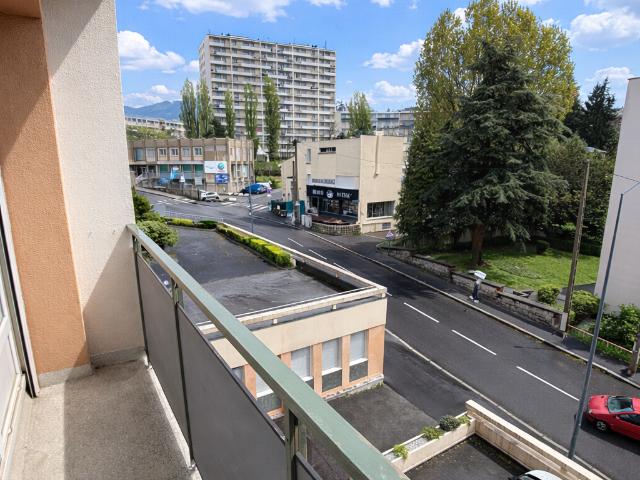 F3 VIVARAIZE AVEC GARAGE ET CAVE