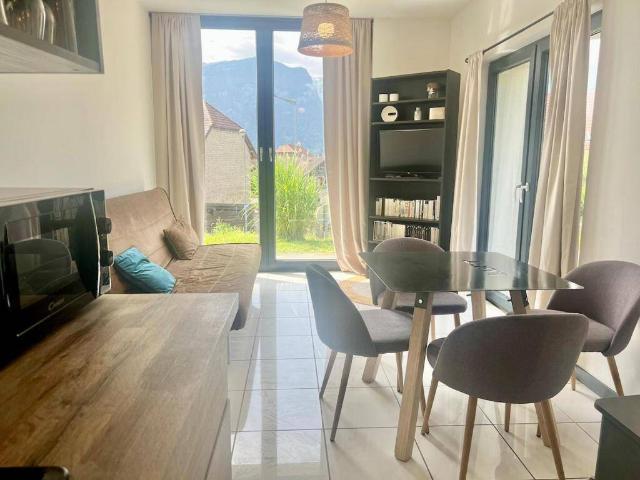 F3 vue montagnes et jardin