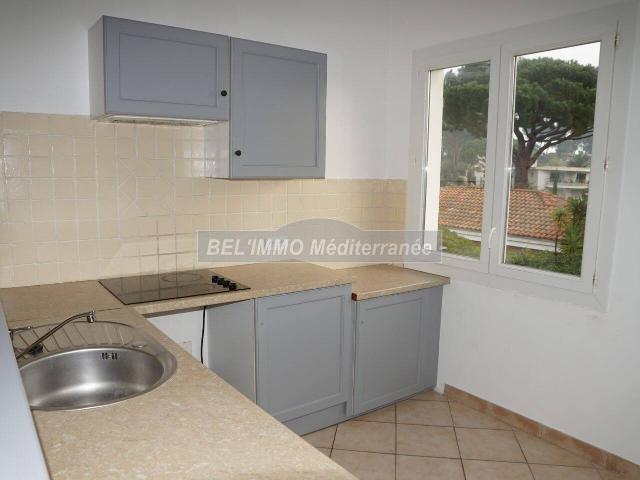 F3 de 70 m² + 2 terrasses + parking