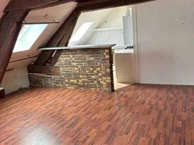 F3, hyper centre ville, Auxerre