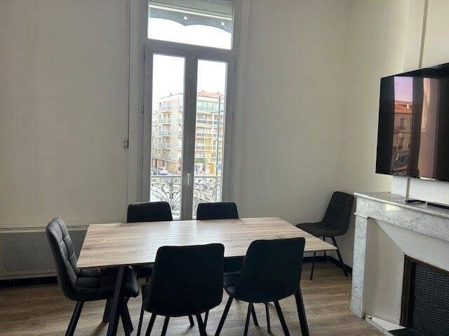 F3 meublé avec vue exceptionnelle sur le Cadre Royal