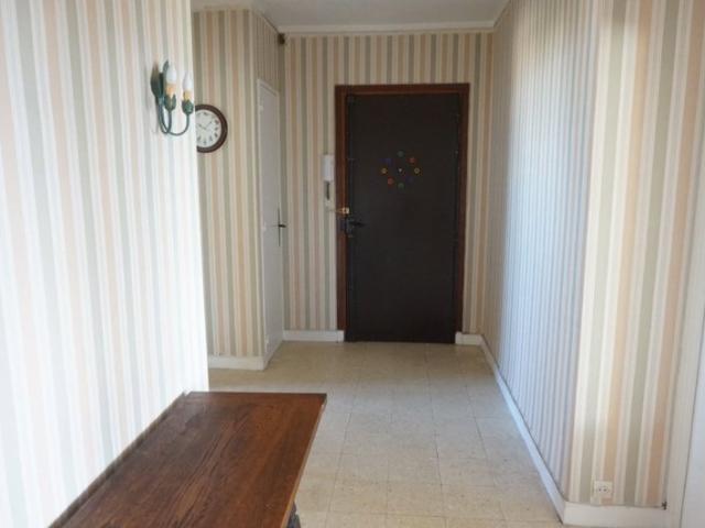 F3 MEUBLE BALCON 26BIS RUE HENRI GORJUS LYON 4