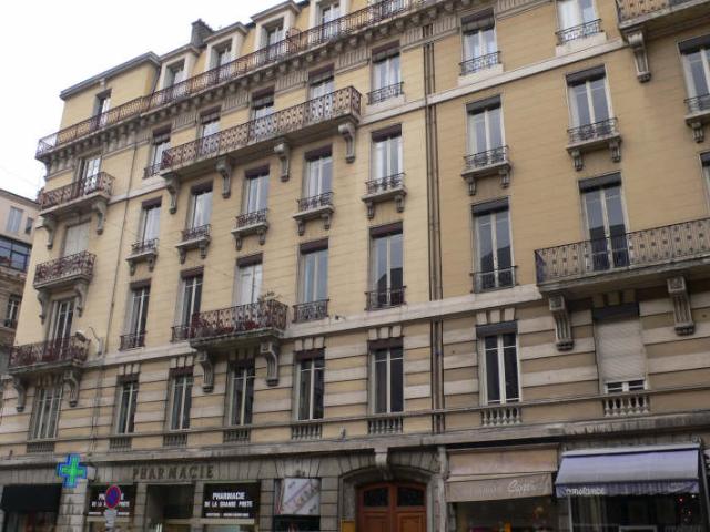 F3 RUE DE LA CHARITE LYON 2