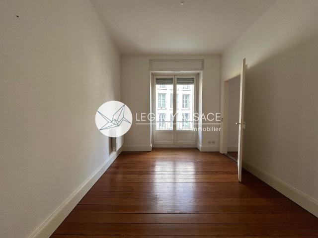 F3 RUE DU PARCHEMIN