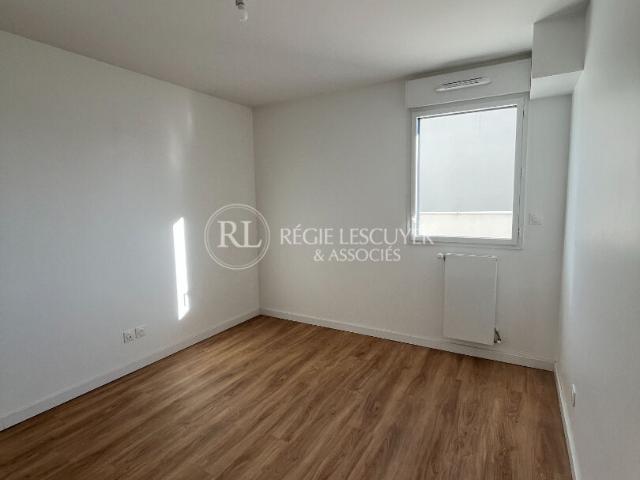 F3 RUE HUGUES GUERIN LYON 8 A31