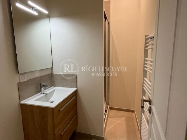F3 SUR COUR de 60.34 m2 COURS FRANKLIN ROOSEVELT LYON 6