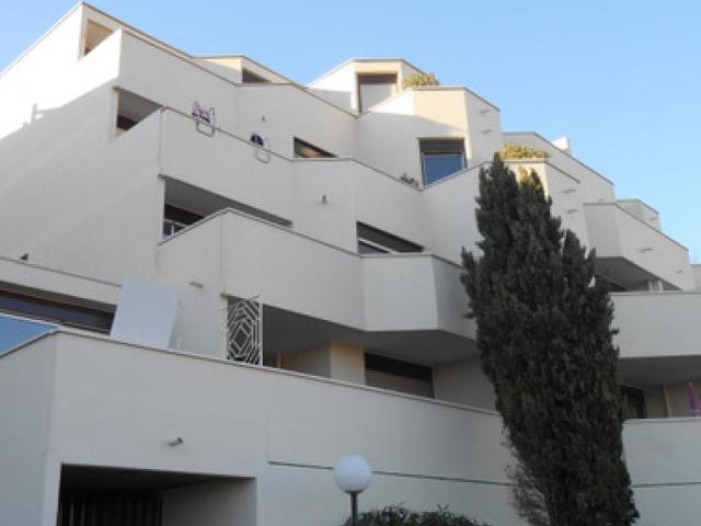 F1 32.58 m², balcon. Cuisine indépendante équipée