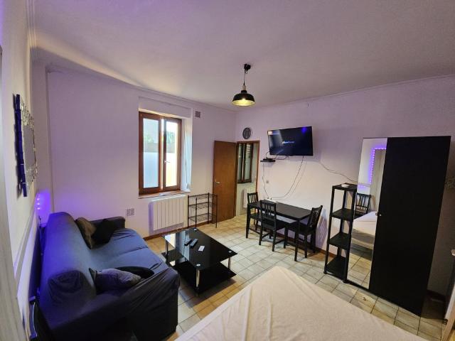 F1 DE 24M² / CUISINE INDEPENDANTE EQUIPEE / SDB / JARDIN 40M² / BOX INTERNET