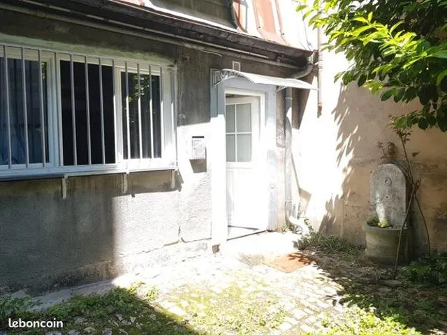 F1 MEUBLÉ RÉNOVÉ 18 m² – GRANDE RUE, BESANÇON – IDÉAL ÉTUDIANT