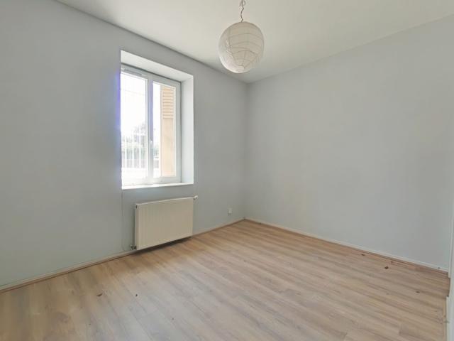 F1 rénové 34 m² prox STEEL