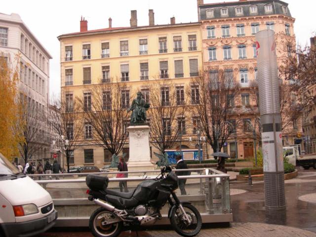 F1 RUE REMPARTS D'AINAY LYON 2