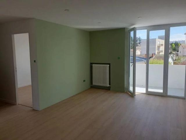 F2 46.77m ²