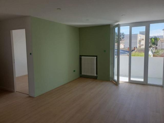 F2 46.77m ²