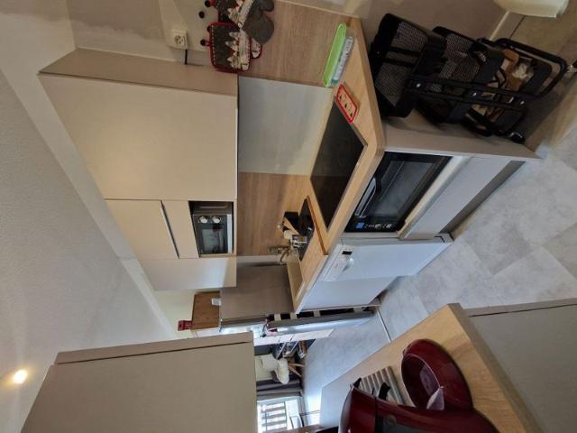 F2 27.4m ²
