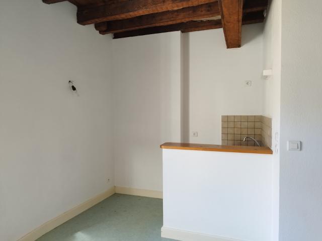 F2 32m2 3eme étage centre ville de Mende