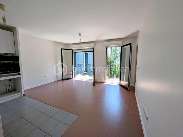 F2 avec balcon et parking dans l'écoquartier recherché de Ris Orangis