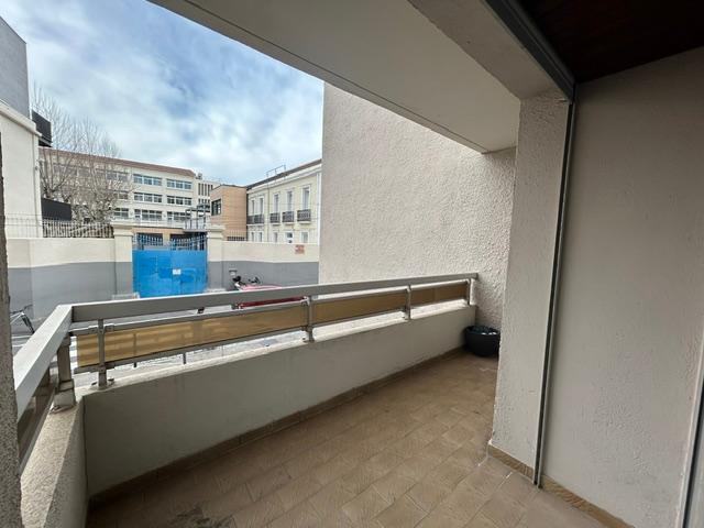 F2 avec balcon et parking quartier gare