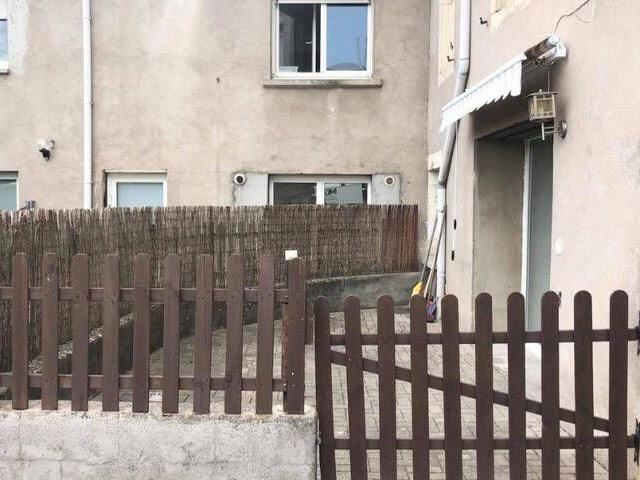 F2 avec parking ET terrasse