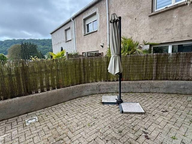 F2 avec parking ET terrasse