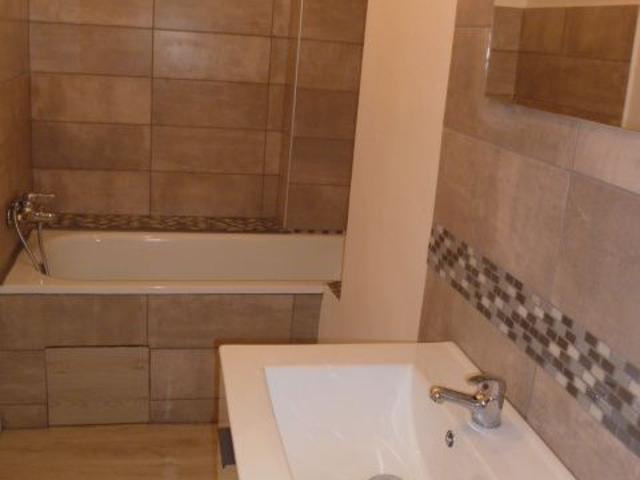 F2 BIS 46.49 m² AMPLEPUIS