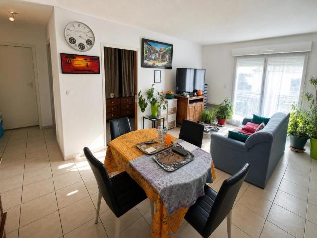 F2 + bureau 53m²