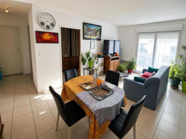 F2 + bureau 53m²
