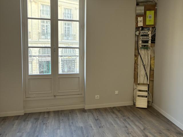 F2 VENDU MEUBLE de 40,32 M2 HYPER CENTRE VILLE