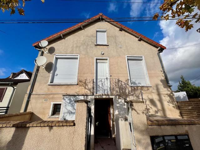 F2 DE 32 m2 DANS UNE PETITE COPROPRIETE