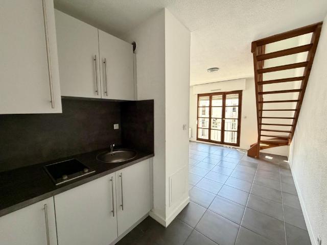 F2 DUPLEX 40M2 RENOVE RECEMMENT PLACE DU BICENTENAIRE