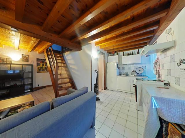 F2 DUPLEX St Romain le Puy Centre