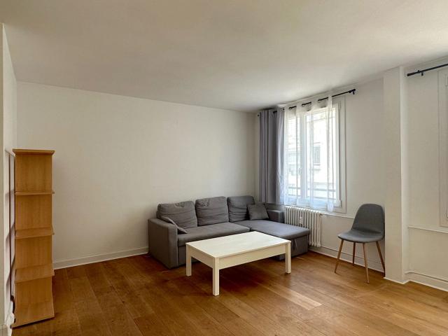 F2 F3 meublé Paris XV Rue de Javel