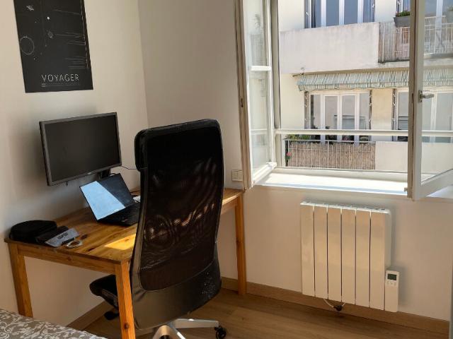 F2 MEUBLE 10 RUE OZANAM 69001 LYON