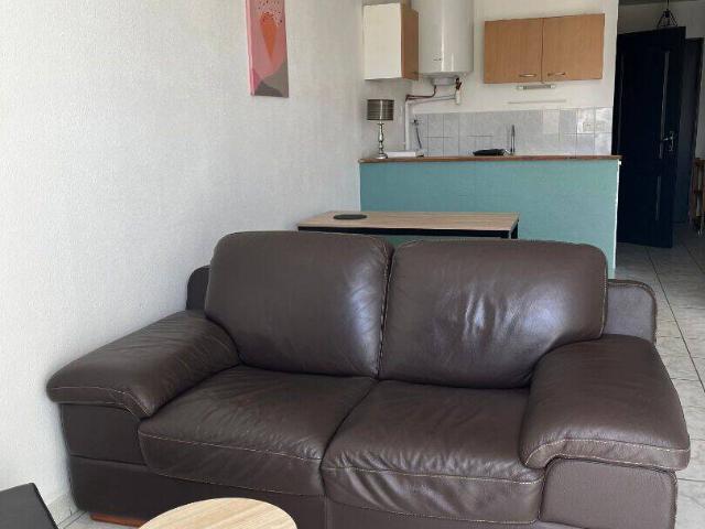 F2 MEUBLE 12 rue Buffevent 38260 LA COTE SAINT ANDRE