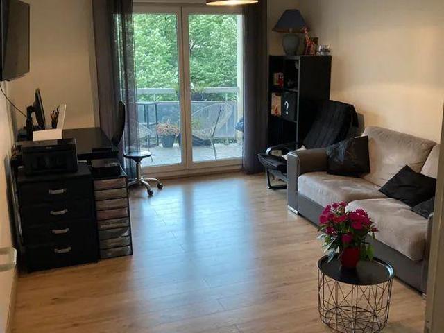 F2 meublé 44m² traversant + parking centre ville