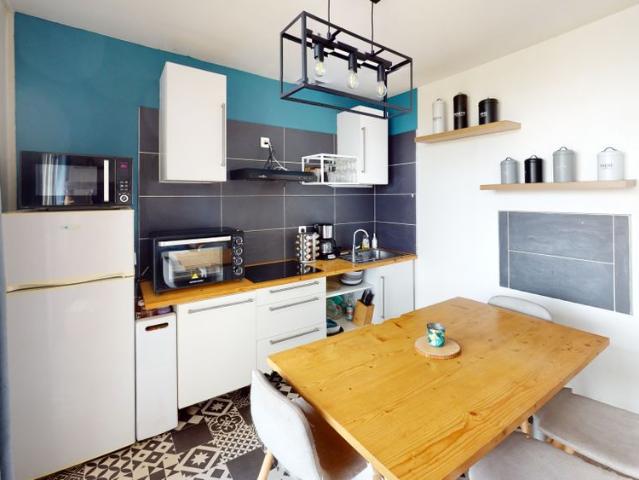 F2 meublé + BUREAU