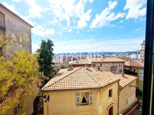 F2 MEUBLE VIEUX NICE