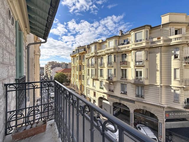 F2 Nice Libération Balcon Rénové 38m² Nice