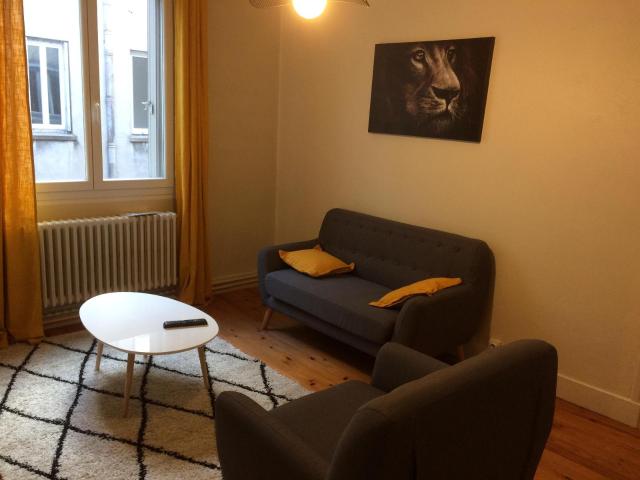 F2 RUE ARISTIDE BRIAND ET DE LA PAIX Bel appartement F2.