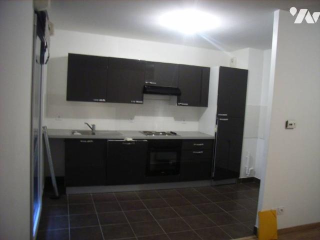 F2 RUE LANSON 51100 REIMS