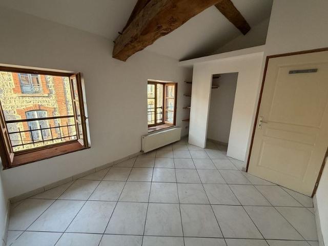 F4 80.48m ²