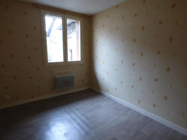 F4 au 1er étage en cours de Rénovation