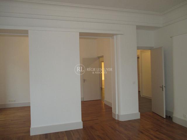 F4 Bis Place Aristide Briand angle rue Vendôme LYON 3