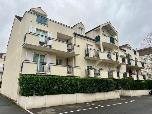 F4 DE 100M2 DANS UNE RESIDENCE de STANDING DE 2002 A MORANGIS