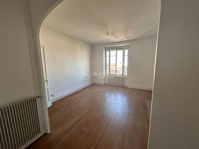 F4 rue Charles Richard quartier Montchat Reconnaissance Balzac
