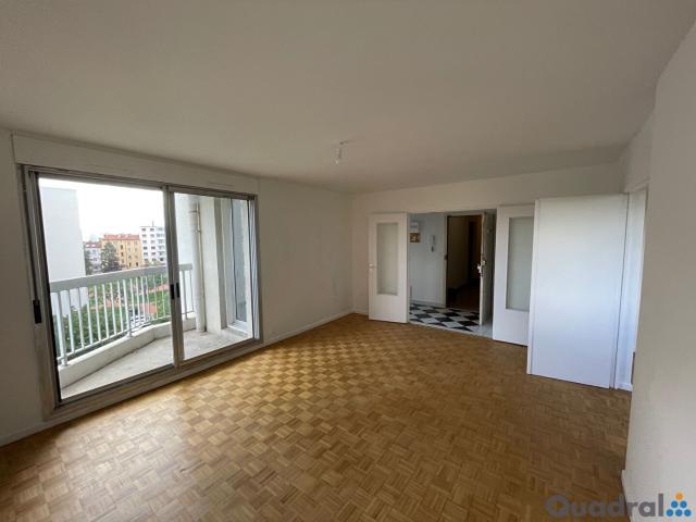 F4 RUE LAMOTHE 17