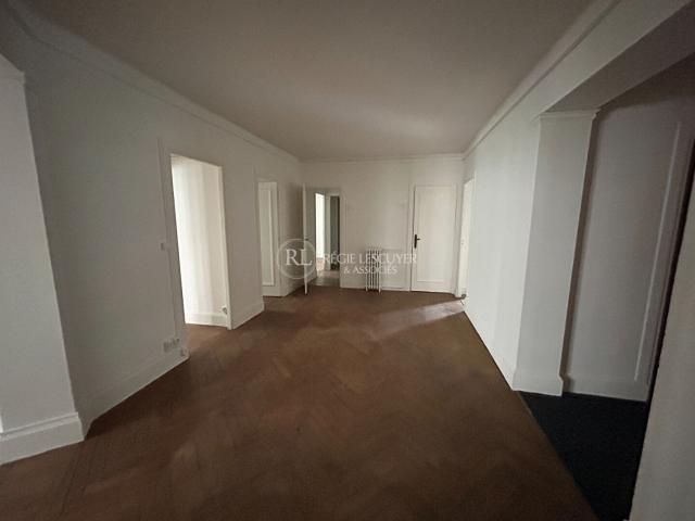 F5 rue Duphot commercialisé par Agnes Colin