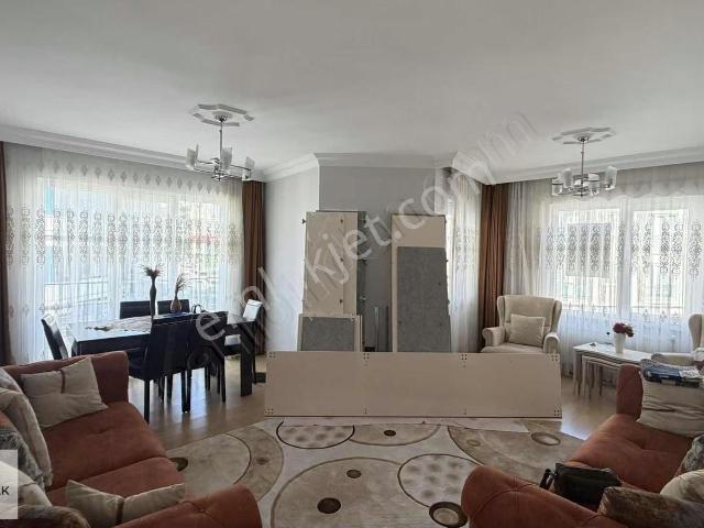 Fındıklı Mah. Gazi Mustafa Kemal Cad. Üstü 5+2 Kiralık Dubleks