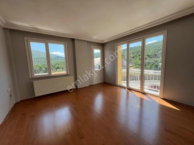 Fındıklı Mah. Kayışdağı Cad 1 Bina Orman Manzaralı 3+1 2 Kat