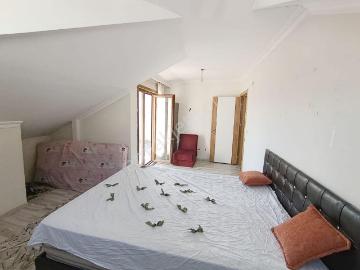F. Akboğa Arnavutköy Haraççı Kiralık 1+1 Eşyalı Çatı Katı 80 M2